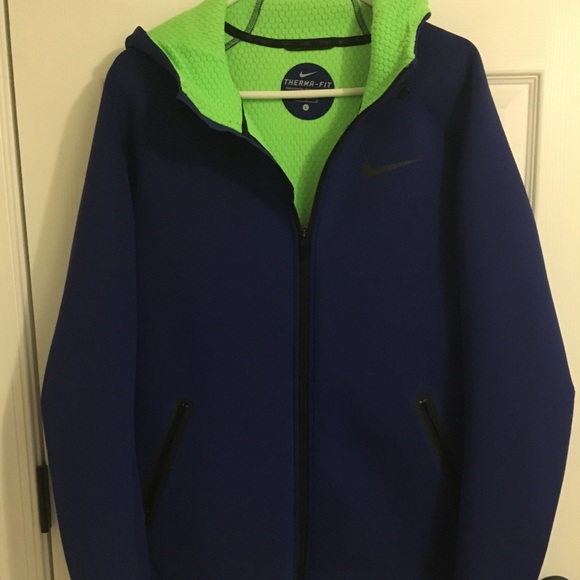 nike therma sphere max vest